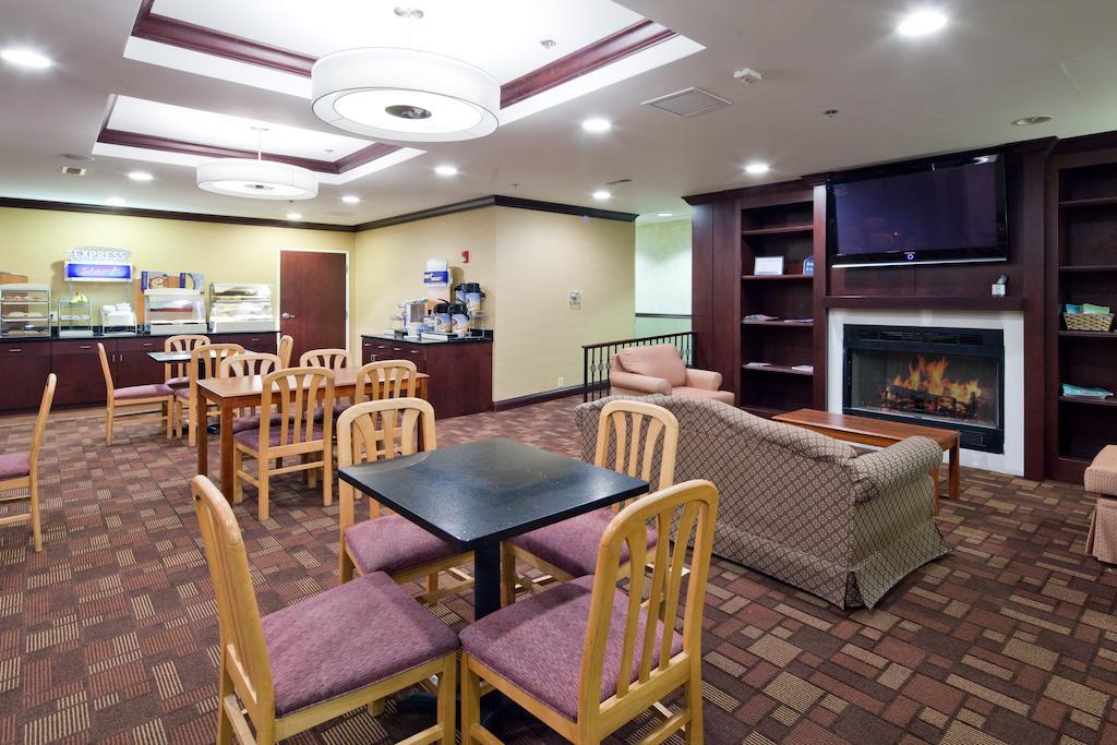 Holiday Inn Express Cincinnati-Lawrenceburg Extérieur photo