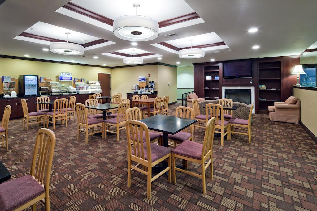 Holiday Inn Express Cincinnati-Lawrenceburg Extérieur photo